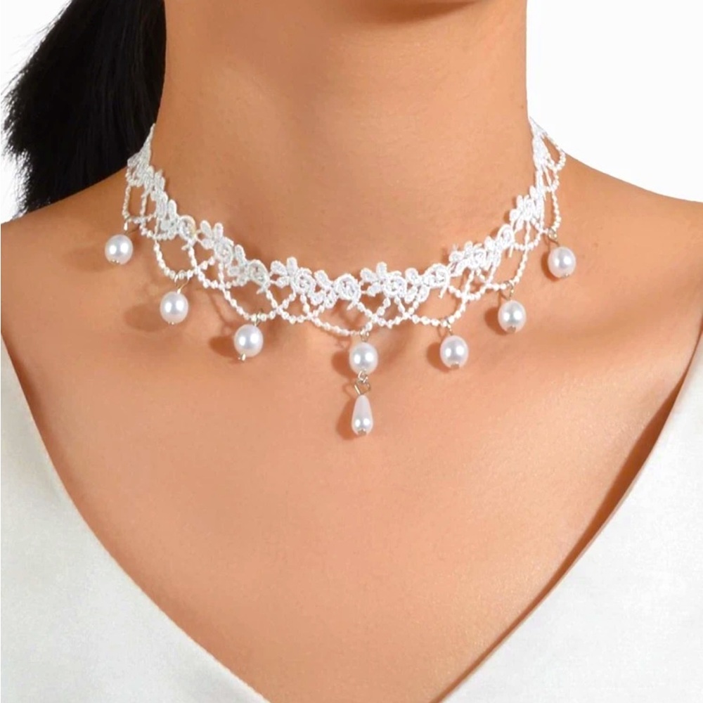 White Lace & Pearl Pendant Choker Necklace NEW 🏷️